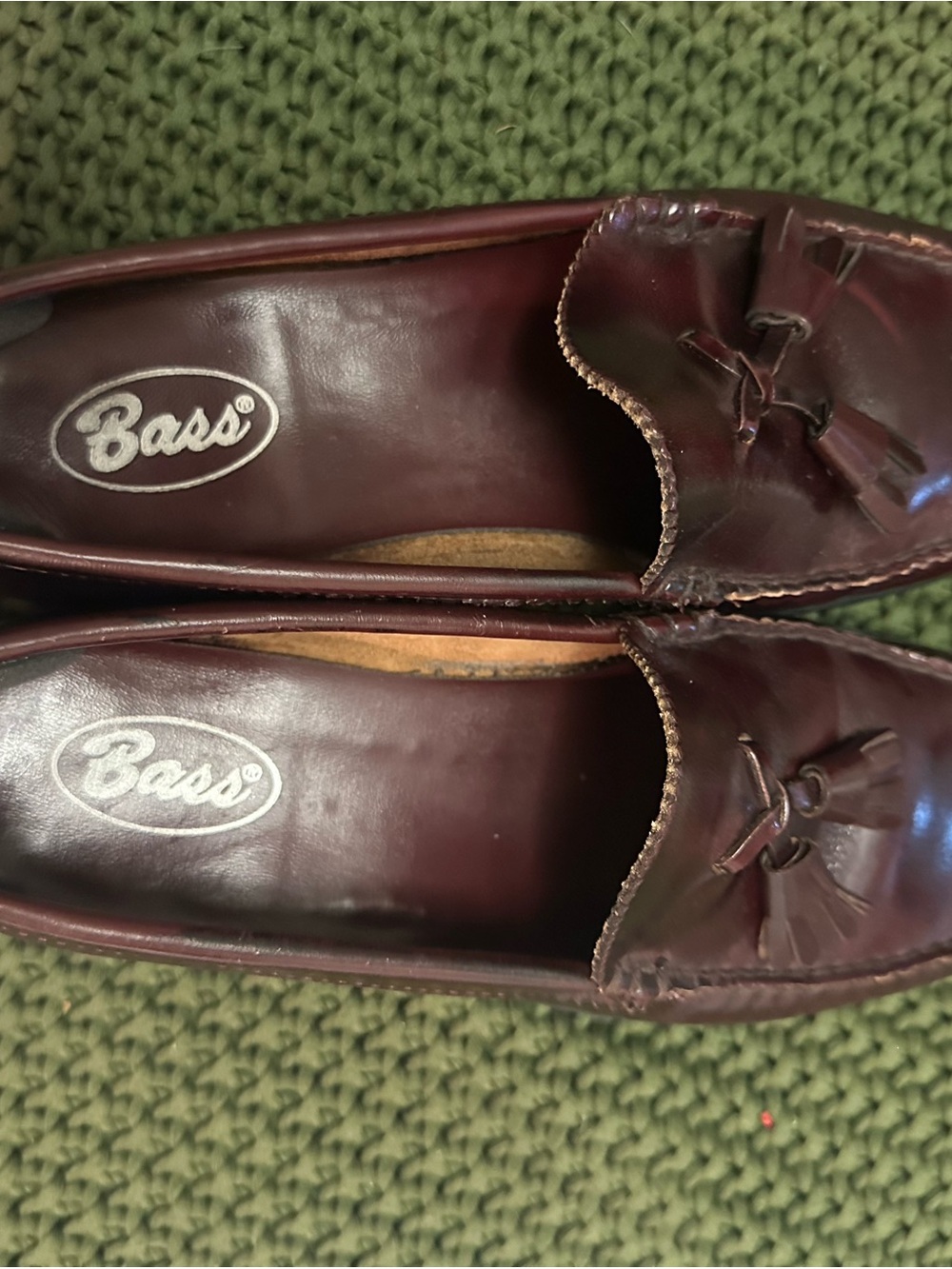 Bass Men’s 8.5/ Womens 10, Tassel Loafers in Deep Wine